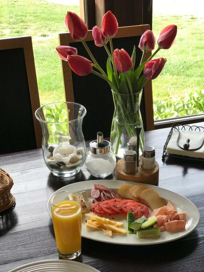 Zuvienes Pasiure Bed & Breakfast Rubikiai Eksteriør bilde